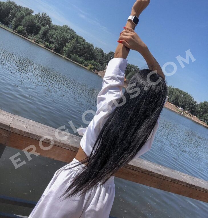 Виктория, 24