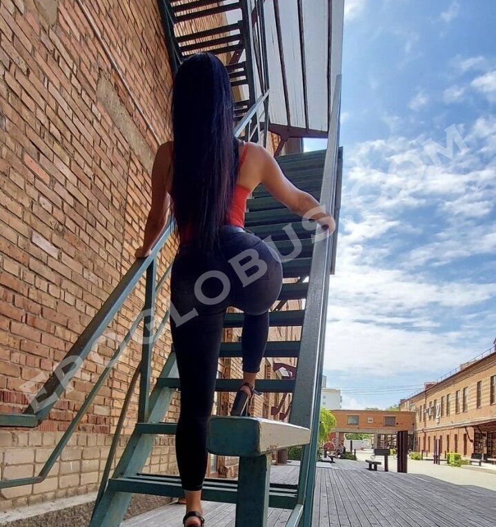 Рената, 24 Рената, 24